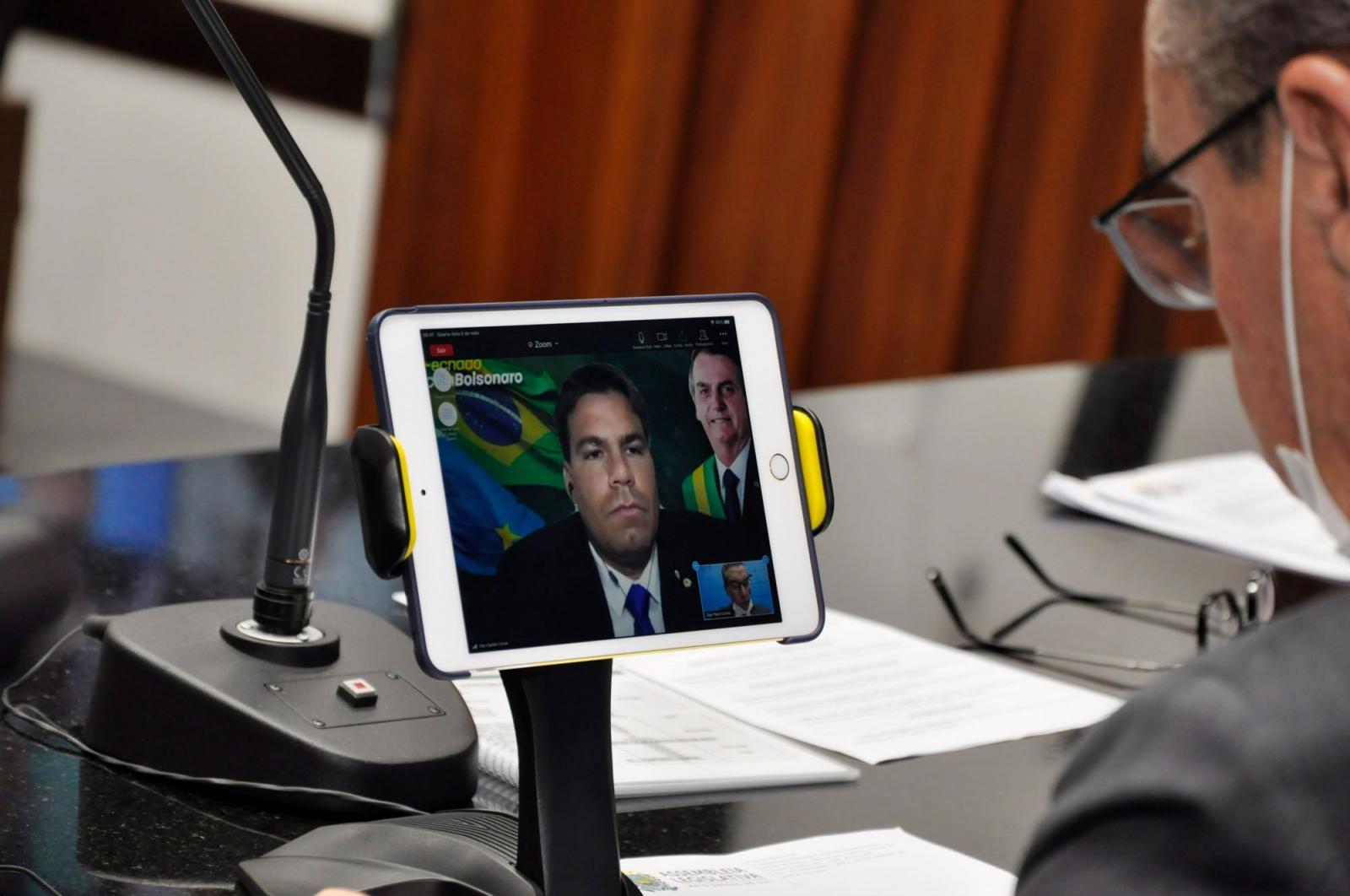 Assembleia aprova projeto que proíbe erotização precoce nas escolas do Estado Assembleia aprova projeto que proíbe erotização precoce nas escolas do Estado