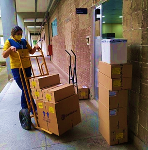 COVID-19: Correios transporta medicamentos e exames COVID-19: Correios transporta medicamentos e exames