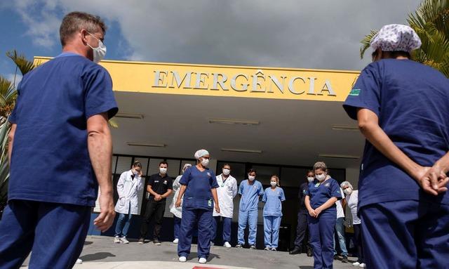 Covid-19: Em 24h, Brasil registra 881 mortes e total chega a 12,4 mil