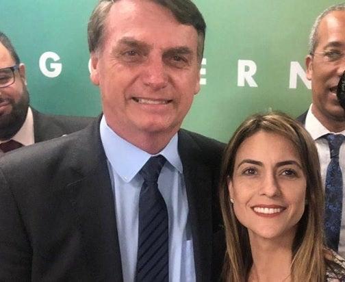 Senadora de MS eleita com apoio de Bolsonaro se cala sobre críticas de apoio do ‘centrão’ Senadora de MS eleita com apoio de Bolsonaro se cala sobre críticas de apoio do ‘centrão’