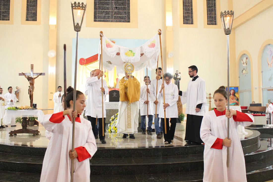 Solenidade de Corpus Christi terá missas e bênção do Santíssimo Sacramento pelos bairros de Três Lagoas (MS) Solenidade de Corpus Christi terá missas e bênção do Santíssimo Sacramento pelos bairros de Três Lagoas (MS)