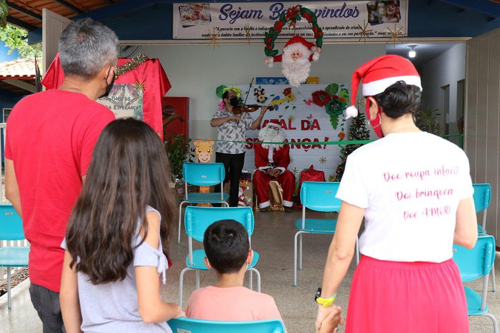 CEI Professora “Lilian Márcia Dias” realiza projeto “Natal da Esperança” trabalhando amor e solidariedade com as mais de 180 crianças CEI Professora “Lilian Márcia Dias” realiza projeto “Natal da Esperança” trabalhando amor e solidariedade com as mais de 180 crianças