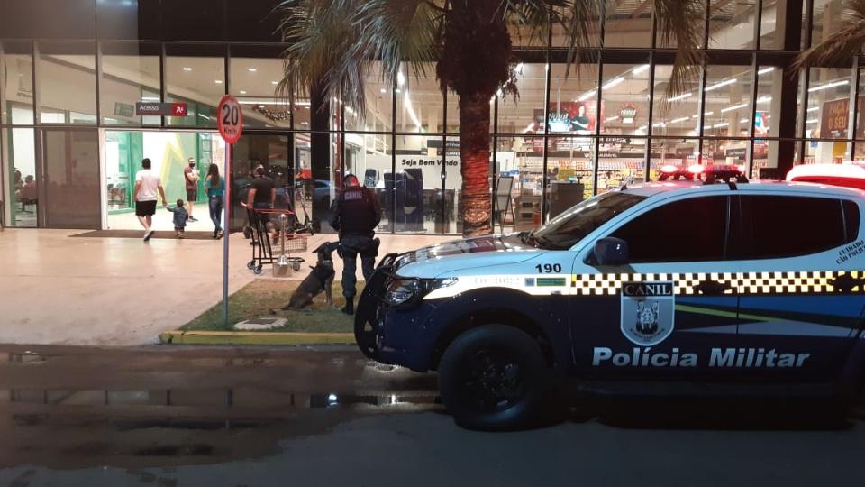 Polícia Militar atua com cães farejadores na Operação Boas Festas em Três Lagoas
