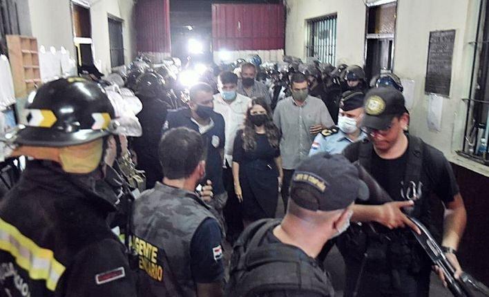 Ministra da Justiça confirma 7 mortes durante motim em presídio no Paraguai Ministra da Justiça confirma 7 mortes durante motim em presídio no Paraguai