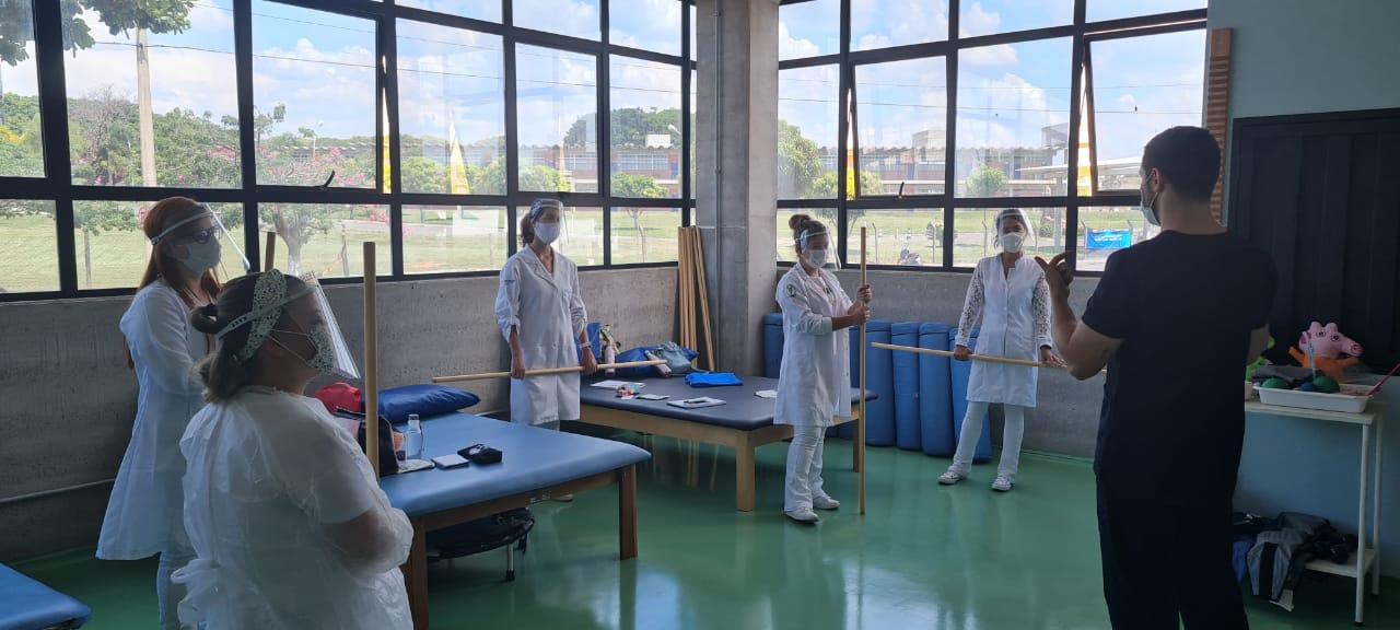 Alunos de Fisioterapia do Grupo UniEduK recebem treinamento para atendimento de reabilitação pós-Covid-19