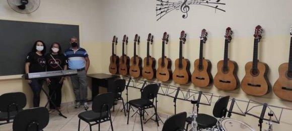 Associação recebe equipamentos por emenda de R$ 40 mil do deputado Eduardo Rocha