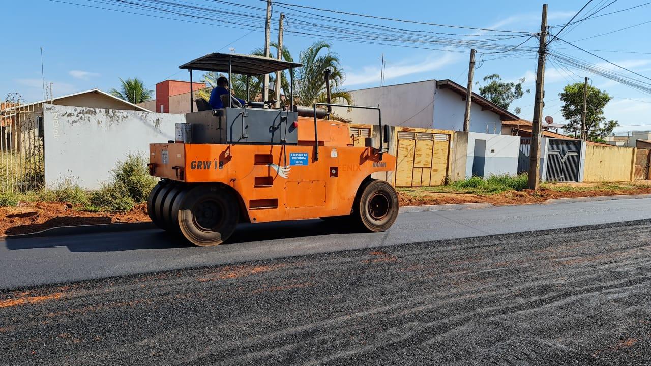 Rua Jorge Elias Seba, no Bairro Santa Júlia, está sendo pavimentada