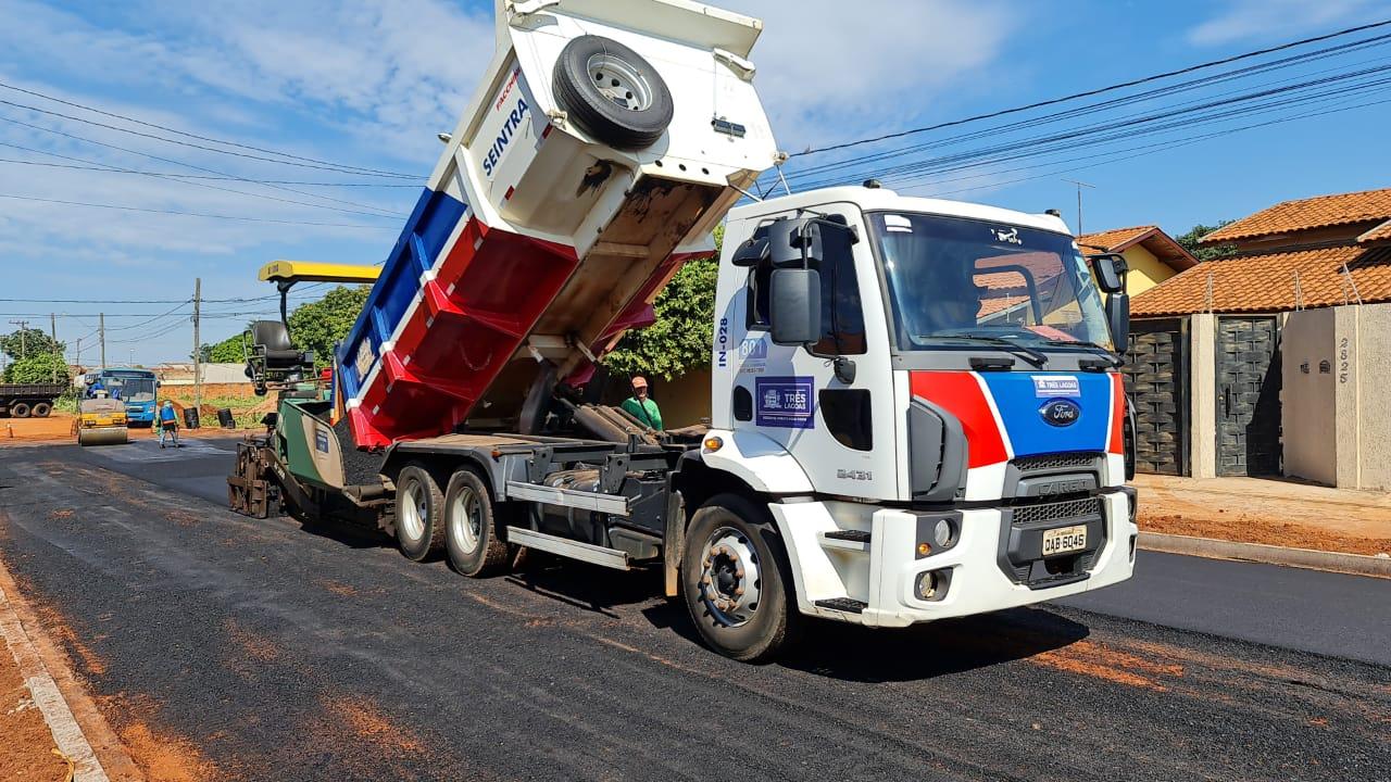 Rua Jorge Elias Seba, no Bairro Santa Júlia, está sendo pavimentada