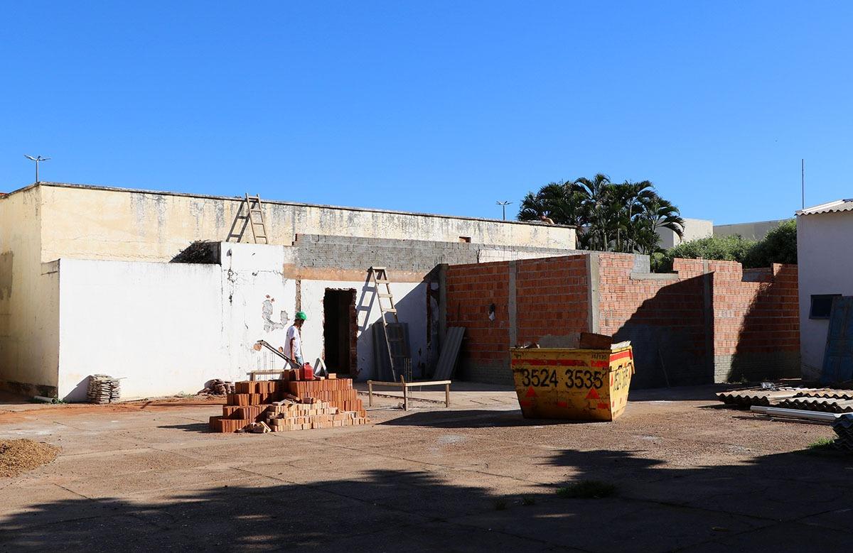 Prédios históricos estão em obras de revitalização