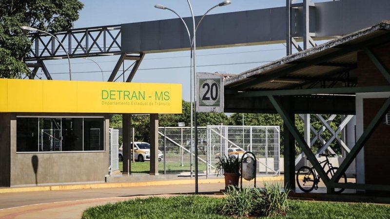 Detran-MS dispensa licitação e por R$ 10,6 milhões contrata ICE para emitir CNHs