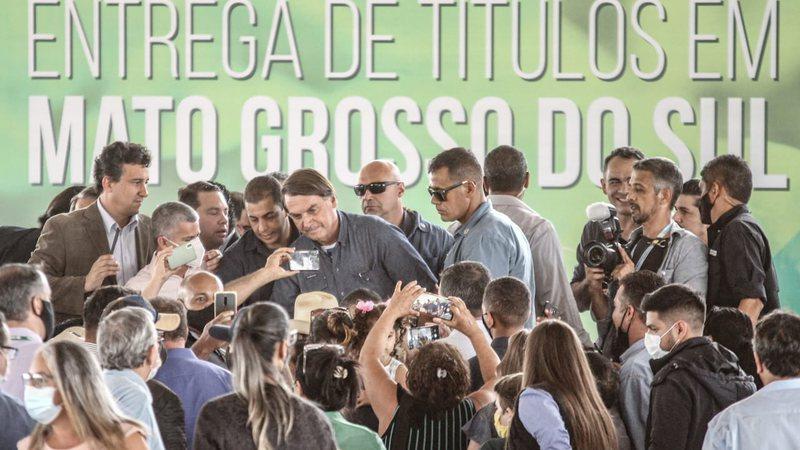 Bolsonaro alfineta Reinaldo sobre ICMS que deixa gasolina mais cara em Mato Grosso do Sul Bolsonaro alfineta Reinaldo sobre ICMS que deixa gasolina mais cara em Mato Grosso do Sul