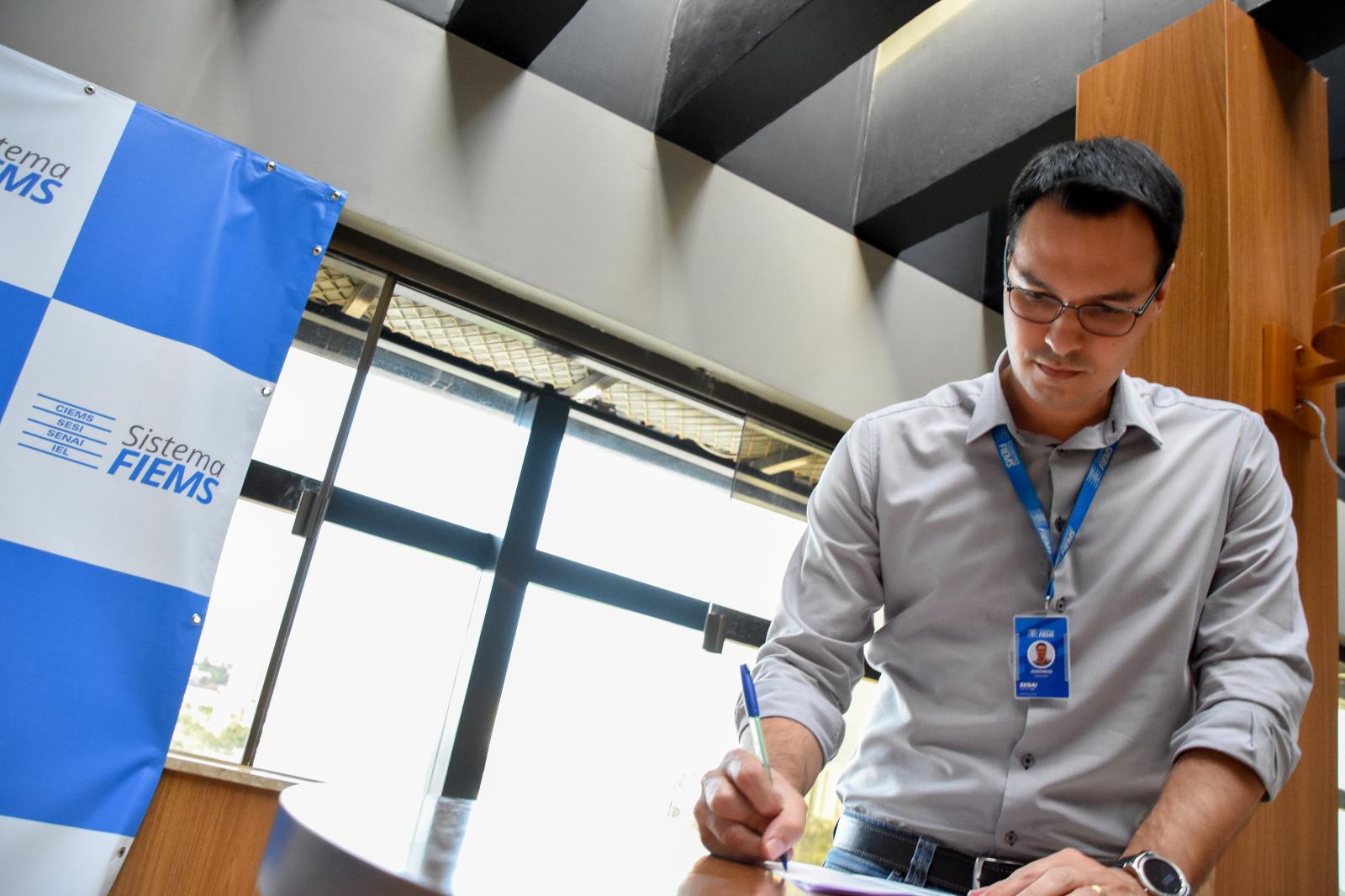 Com assistência do SENAI indústria investe em segurança para máquinas e produtividade 