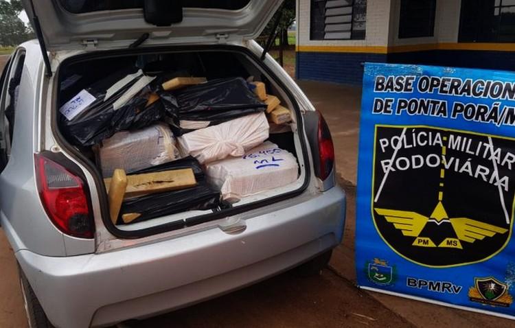 Traficante foge da PMR e abandona veículo com quase meia tonelada de maconha