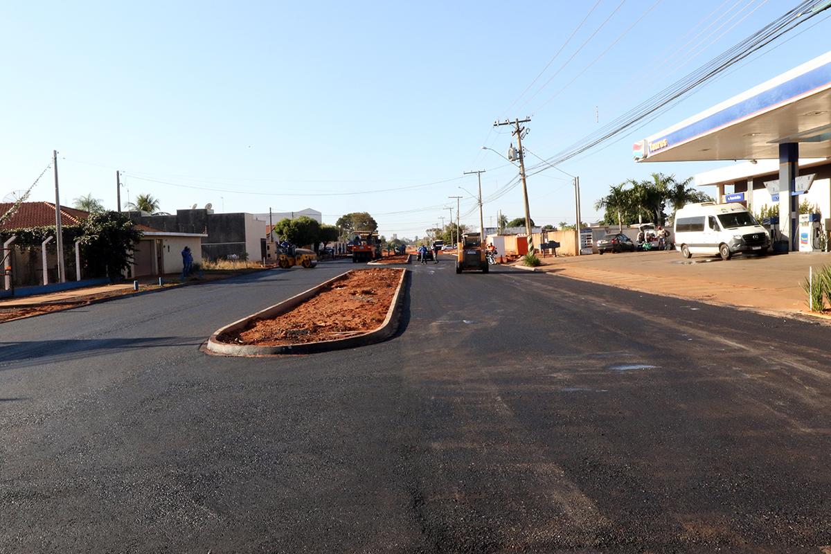 Avenida João Thomes e trechos do bairro Vila Alegre recebem terraplanagem e pavimentação