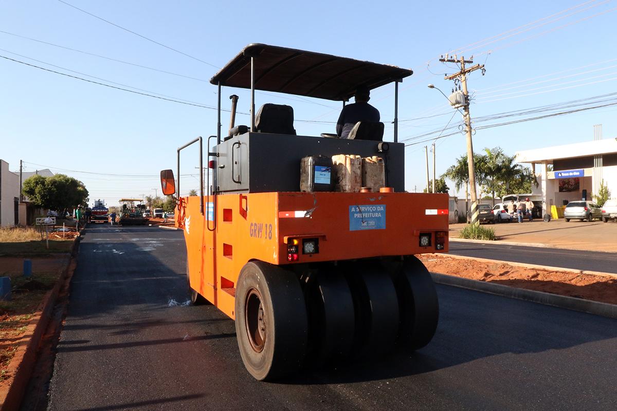 Avenida João Thomes e trechos do bairro Vila Alegre recebem terraplanagem e pavimentação