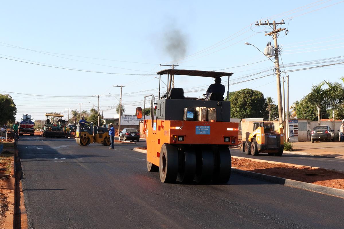 Avenida João Thomes e trechos do bairro Vila Alegre recebem terraplanagem e pavimentação