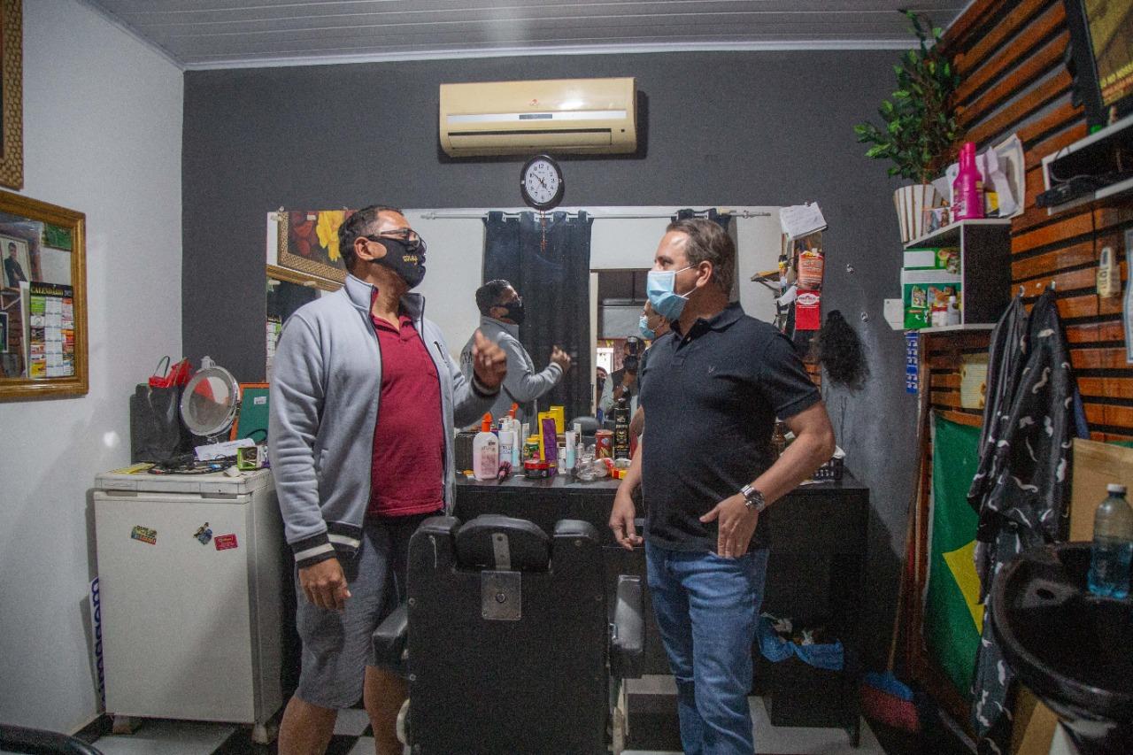 De barbeiro à manicure: profissionais da beleza agradecem Lei de Coronel David