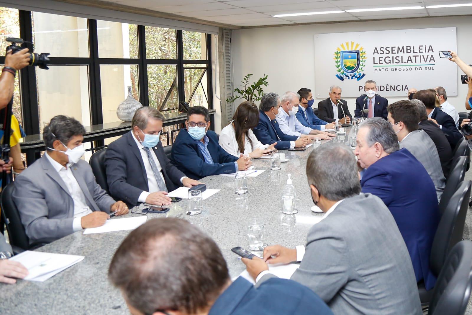 Coronel David recebe projetos do Executivo pela redução do ICMS, melhorias na saúde e educação Coronel David recebe projetos do Executivo pela redução do ICMS, melhorias na saúde e educação