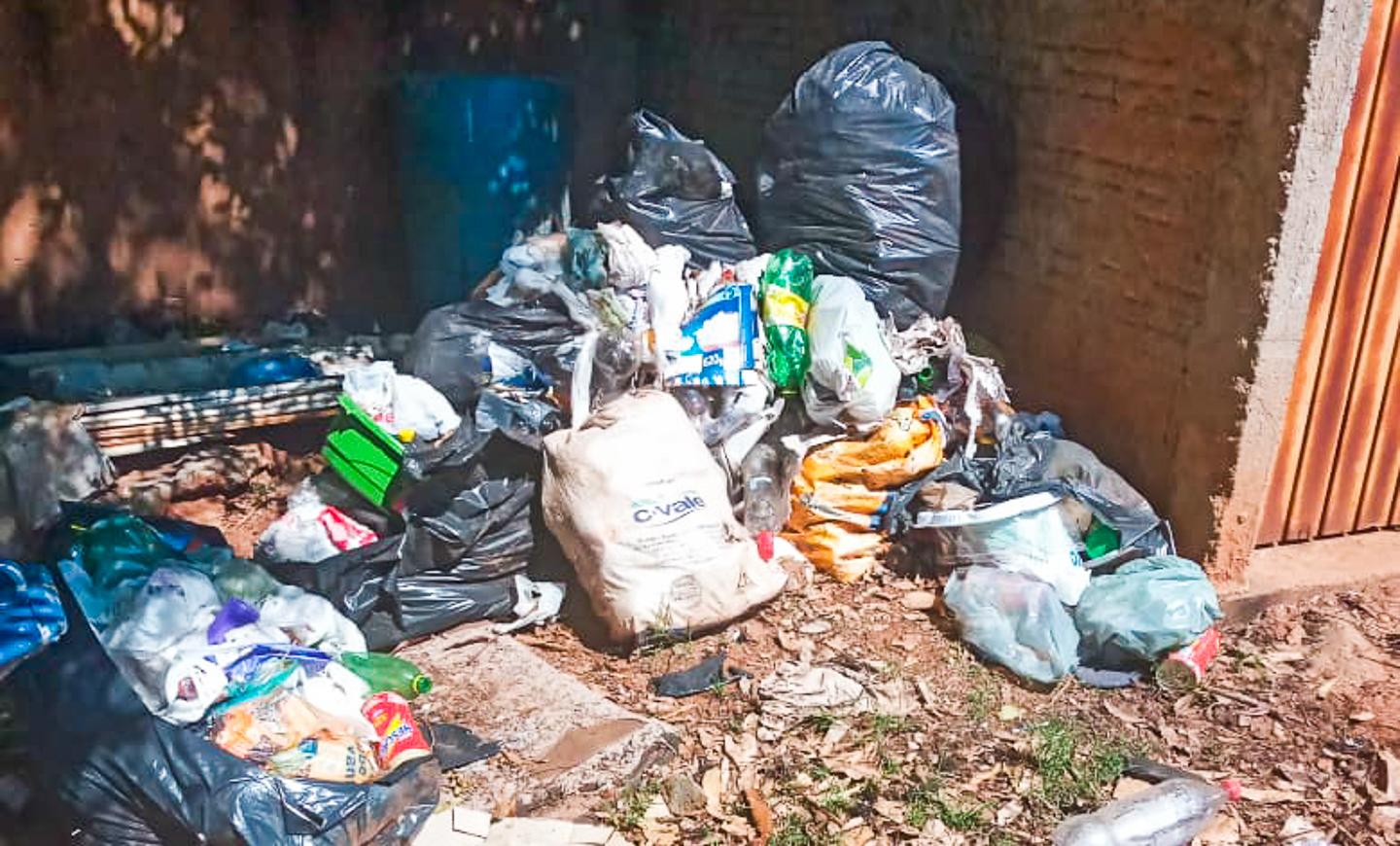 Devido alto índice de Dengue, endemias realiza mutirão de limpeza no bairro Jupiá Devido alto índice de Dengue, endemias realiza mutirão de limpeza no bairro Jupiá