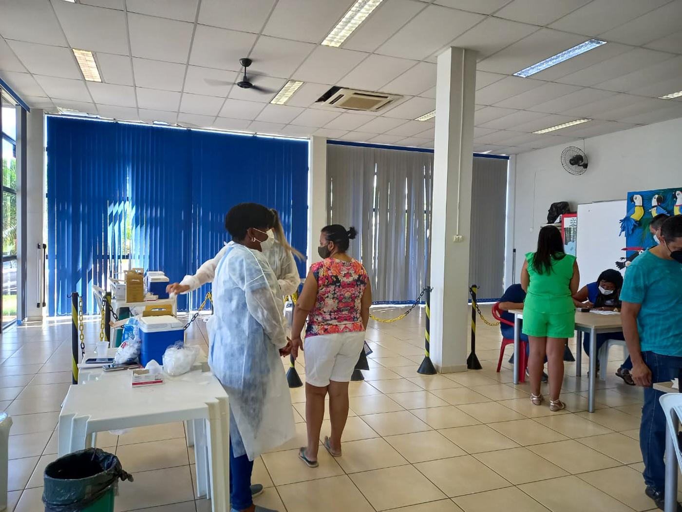 MEGA VACINAÇÃO - Mais de 2 mil pessoas se imunizaram contra COVID-19 e Influenza no último sábado em Três Lagoas MEGA VACINAÇÃO - Mais de 2 mil pessoas se imunizaram contra COVID-19 e Influenza no último sábado em Três Lagoas