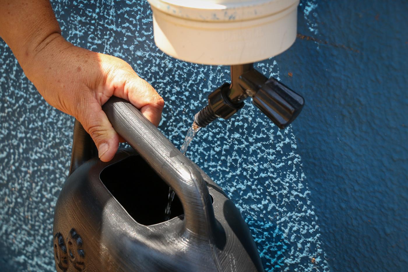 Escola de TL economiza 6 mil litros de água apenas coletando drenos do ar condicionado Escola de TL economiza 6 mil litros de água apenas coletando drenos do ar condicionado