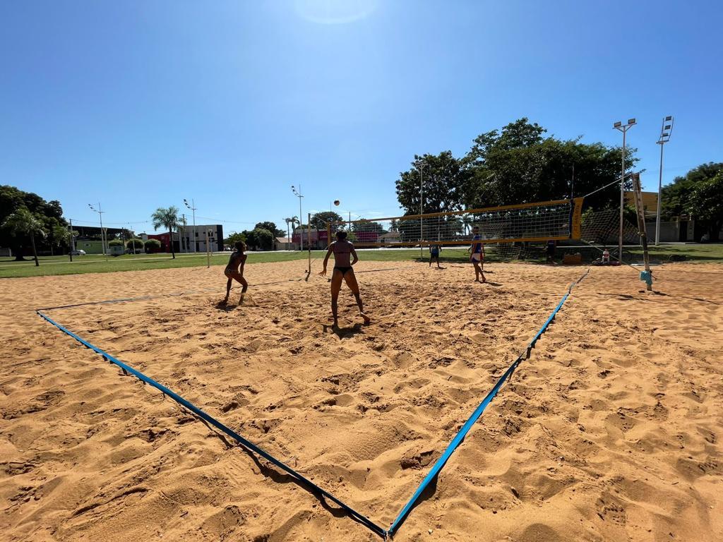 VÔLEI DE PRAIA - Equipe da SEJUVEL recebe campeã sul americana