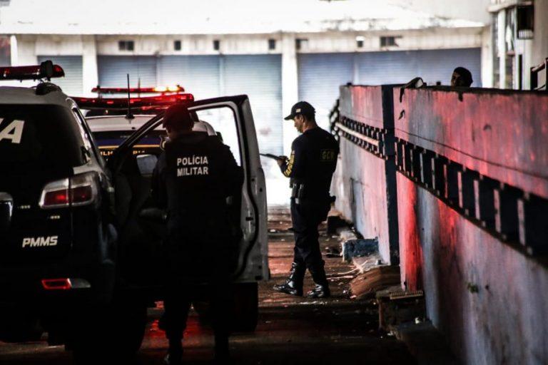 ‘Para não tentar estuprar mais’, alega dupla presa por matar homem com 15 facadas em Campo Grande ‘Para não tentar estuprar mais’, alega dupla presa por matar homem com 15 facadas em Campo Grande