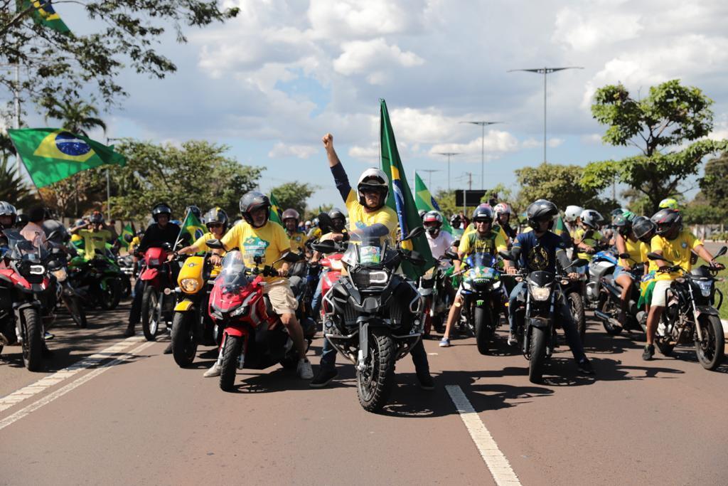 Capitão Contar participa de motociata gigante em apoio ao presidente Bolsonaro Capitão Contar participa de motociata gigante em apoio ao presidente Bolsonaro
