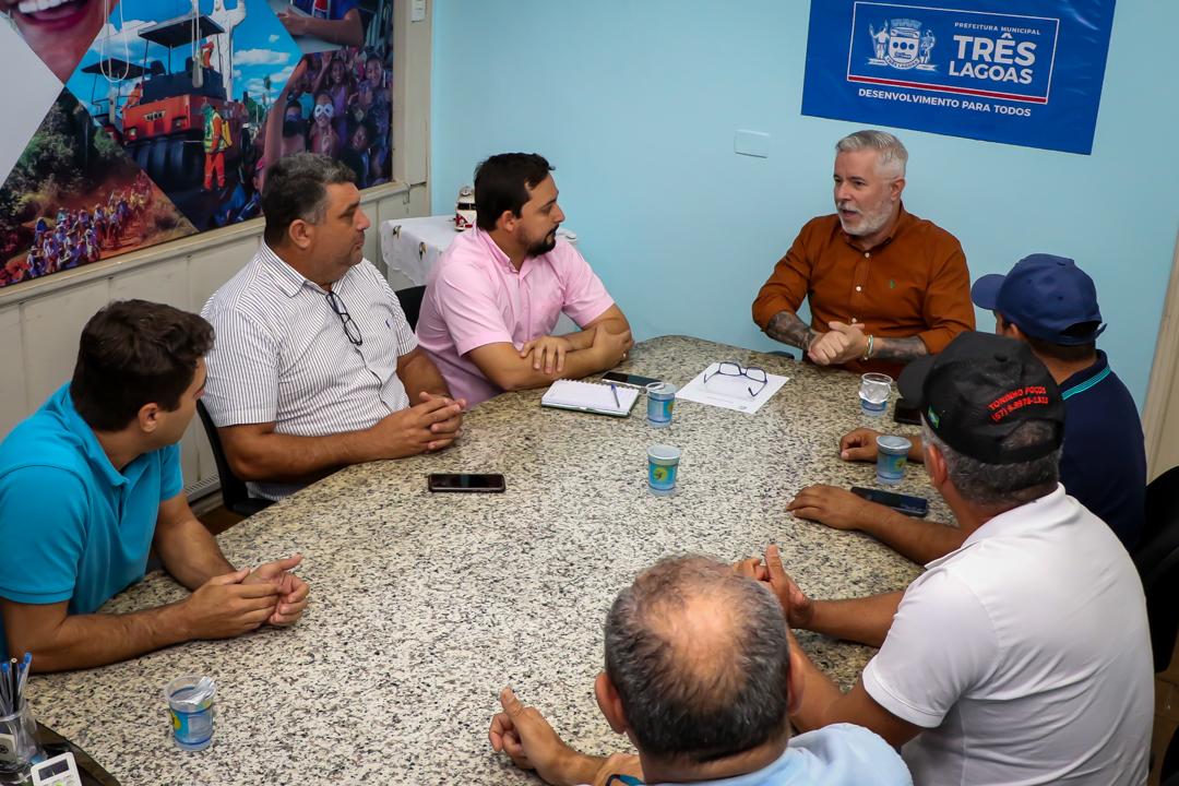 MODELO - TL recebe visita de representantes de Anaurilândia para tratar sobre Torneio de Pesca Esportiva MODELO - TL recebe visita de representantes de Anaurilândia para tratar sobre Torneio de Pesca Esportiva