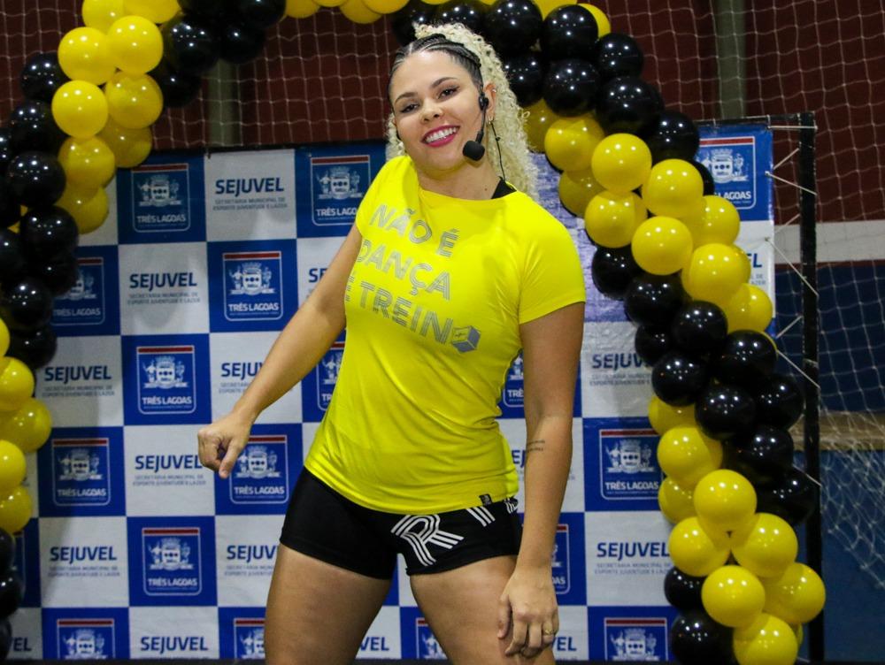 Com aproximadamente 120 participantes, Aulão de Ritbox arrecada mais de 200 brinquedos