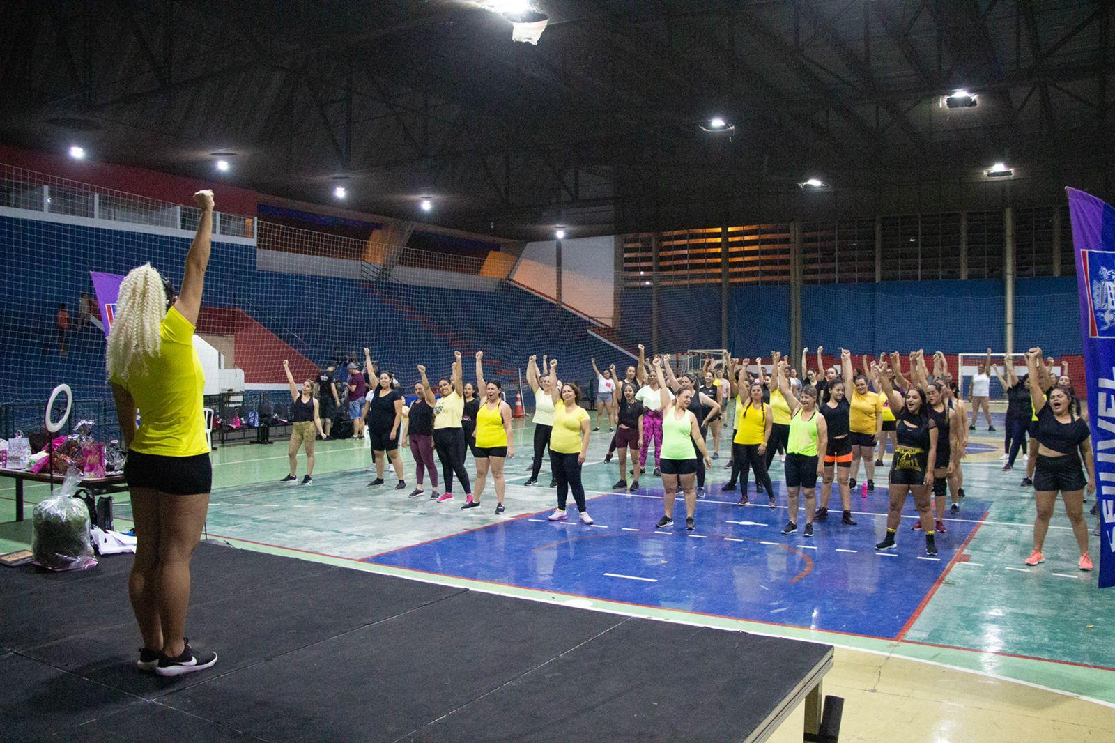 Com aproximadamente 120 participantes, Aulão de Ritbox arrecada mais de 200 brinquedos
