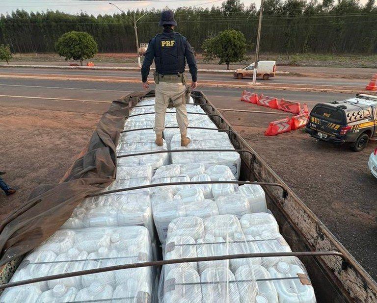 Caminhão com 10 toneladas de agrotóxicos é apreendido em Três Lagoas