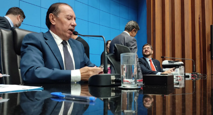 Após 'botão do pânico', deputados de MS pedem para pais serem vigilantes e olharem mochilas