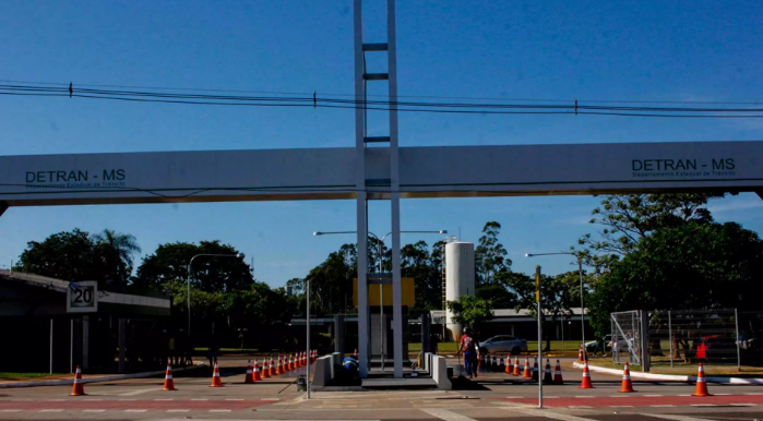 Detran-MS dará mais espaço para comissionados e servidores criticam 'invasão de competência'