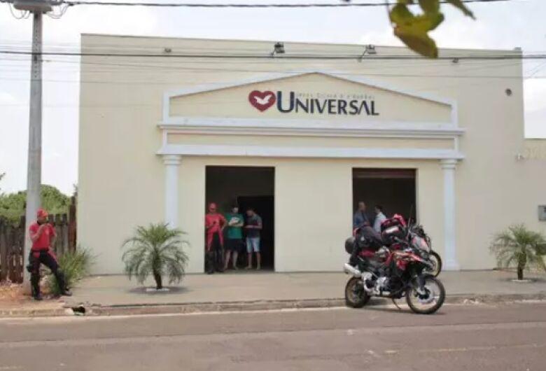 Homem é encontrado morto dentro do banheiro de igreja Homem é encontrado morto dentro do banheiro de igreja