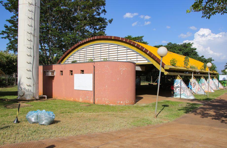 SEJUVEL realiza melhorias na quadra poliesportiva do Bairro Jupiá
