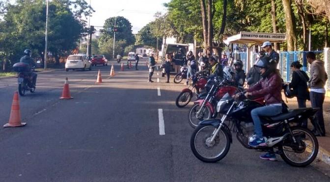 Donos de veículos já podem quitar IPVA e licenciamento em blitz