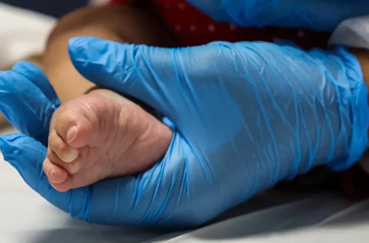 MS amplia teste do pezinho gratuito pelo SUS e passa a detectar mais de 40 doenças em recém-nascidos MS amplia teste do pezinho gratuito pelo SUS e passa a detectar mais de 40 doenças em recém-nascidos