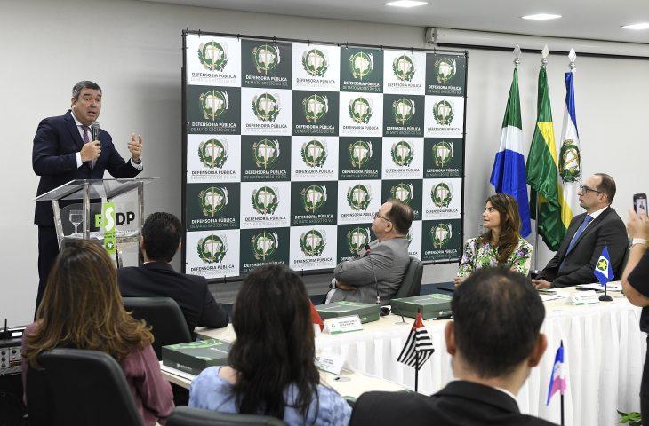Em encontro com defensores públicos, Riedel defende inclusão e combate a extrema pobreza Em encontro com defensores públicos, Riedel defende inclusão e combate a extrema pobreza