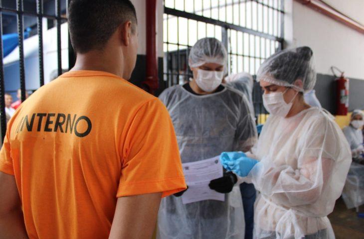 Parceria entre Polícia Científica e Agepen viabiliza coleta de material genético de 300 internos