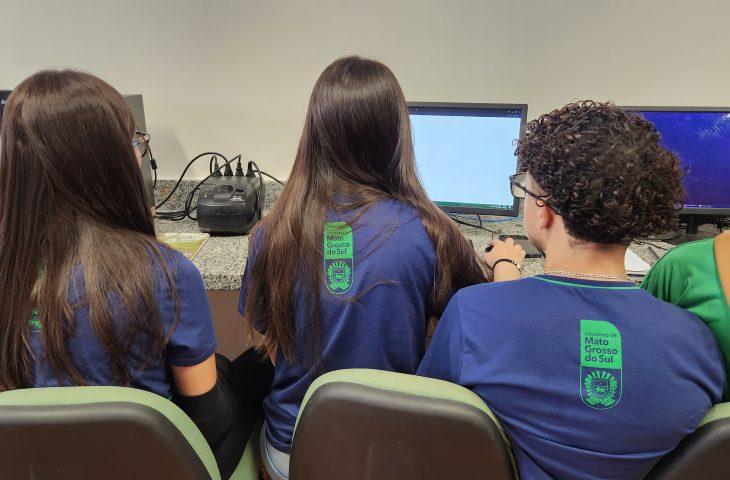 Plataforma inovadora fortalece ensino do inglês para 83 mil alunos das escolas estaduais Plataforma inovadora fortalece ensino do inglês para 83 mil alunos das escolas estaduais