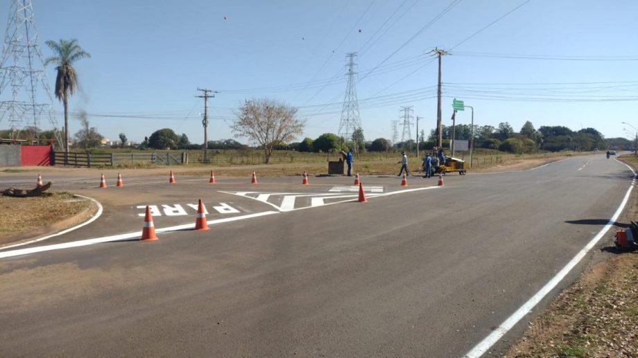 Sinalização horizontal é concluída na Rua Egídio Thomé no sentido Jupiá