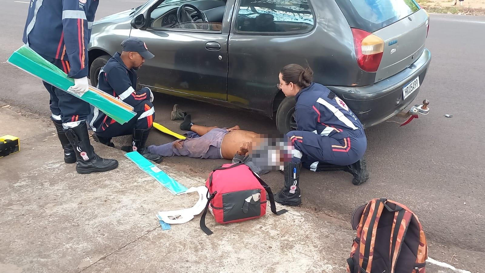 Motorista sem CNH e com carro irregular causa acidente em cruzamento no Colinos