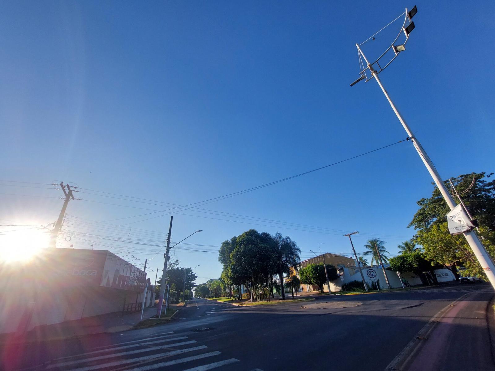 Sexta-feira tem previsão de sol e muitas nuvens em Três Lagoas