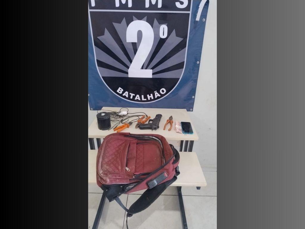 Rádio Patrulha prende suspeito de furto de fiação elétrica em praça de Três Lagoas