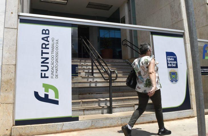 Funtrab alerta para golpes com falsas ofertas de emprego