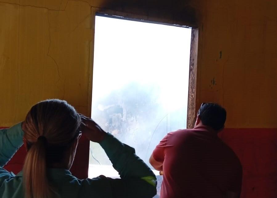 Casa pega fogo após briga de casal e suspeita de incêndio criminoso mobiliza 5°GBM em Brasilândia