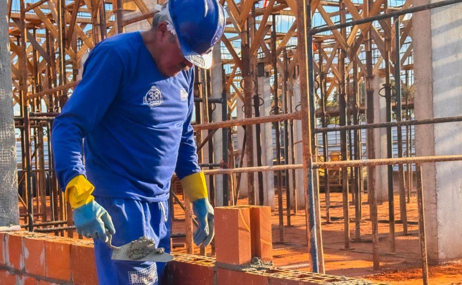 Prefeitura acelera construção do CEI Portinari e da Escola Municipal de Tempo Integral Montanini, ampliando o atendimento da Educação Infantil e do ensino em tempo integral