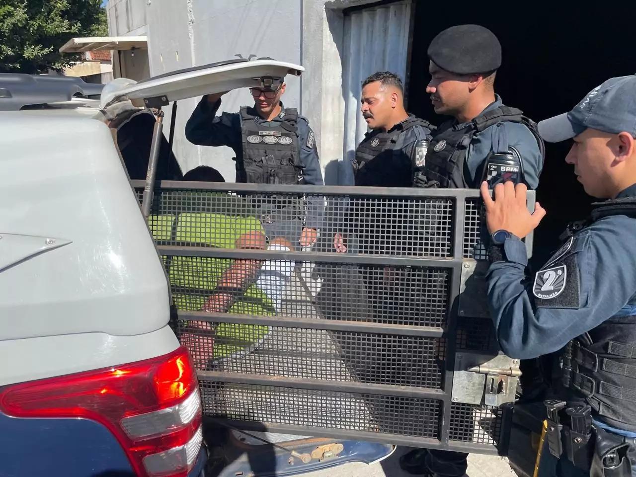Força Tática quebra esquema do tráfico, prende cinco pessoas e apreende 165 kg de drogas