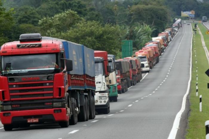 Greve dos caminhoneiros ganha força e pode atingir Mato Grosso do Sul após paralisação no Porto de Santos